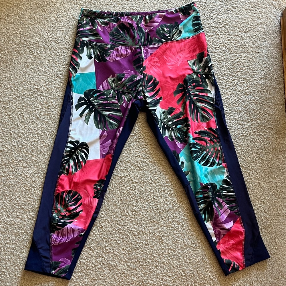 Marika Women’s Size Large Navy Magenta Lust Geo Palms Power Tek Leggings Capri